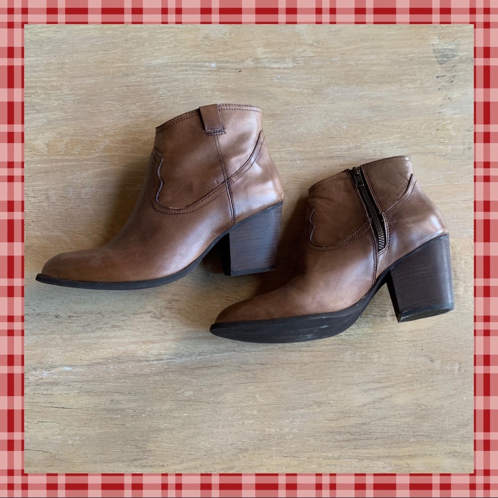 Steve Madden Bootie - Picture 1 of 5